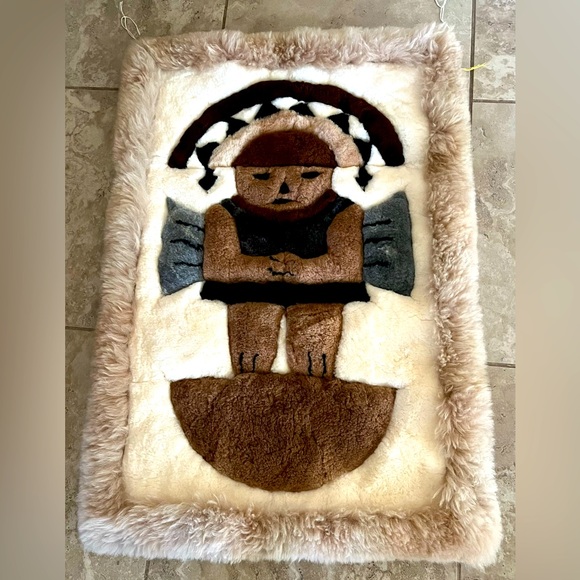 LAMA Rug - Picture 2 of 9